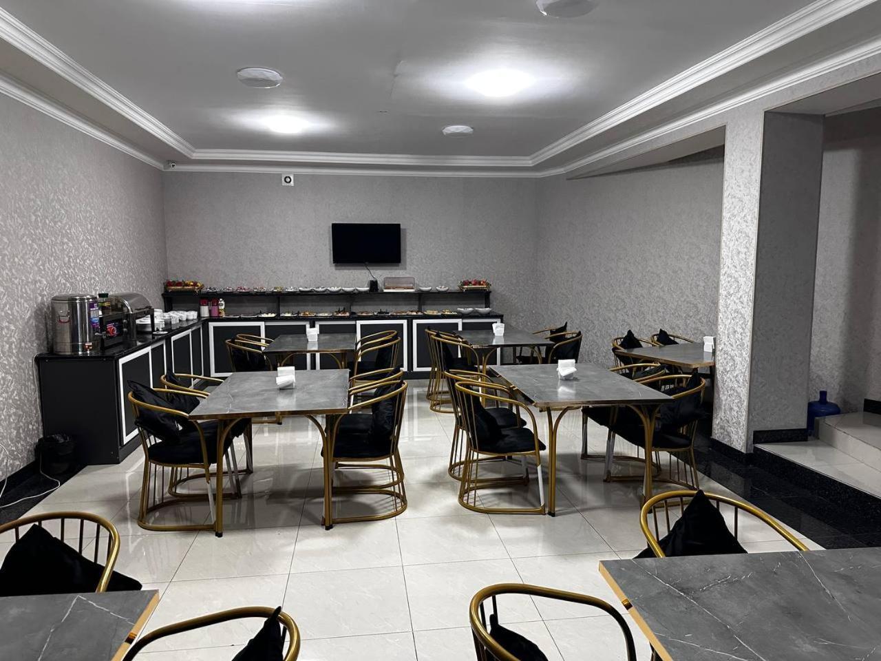 The Moon Tashkent Hotel Luaran gambar